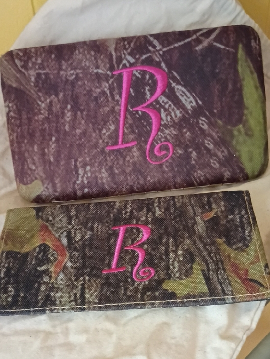 Source Unknown Handbags - Source Unknown Brown & Green Camouflage Wallet with Pink Monogram R